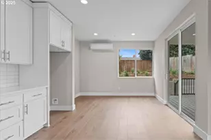 9822 SW 34th Pl, Portland, OR 97219 - Photo 11