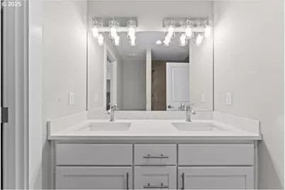 9822 SW 34th Pl, Portland, OR 97219 - Photo 17