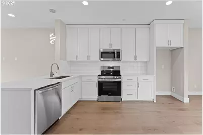 9822 SW 34th Pl, Portland, OR 97219 - Photo 7