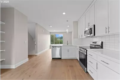 9822 SW 34th Pl, Portland, OR 97219 - Photo 5