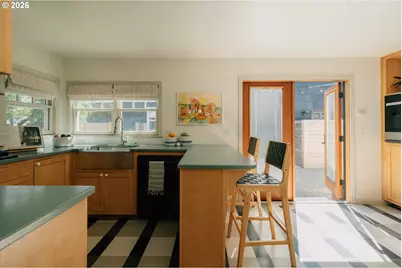 5614 NE Simpson St, Portland, OR 97218 - Photo 11