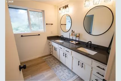 1520 W 28th Pl, Eugene, OR 97405 - Photo 17