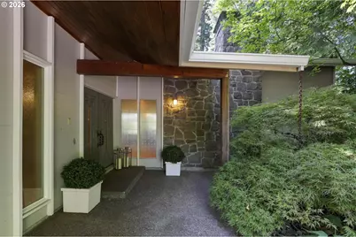 5510 SW Sweetbriar St, Portland, OR 97221 - Photo 3