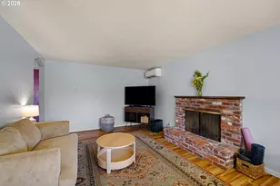 992 Candlelight Dr, Eugene, OR 97402 - Photo 17