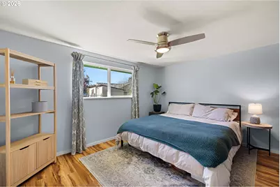 992 Candlelight Dr, Eugene, OR 97402 - Photo 23