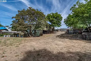 1313 N Old Pacific Hwy, Myrtle Creek, OR 97457 - Photo 37