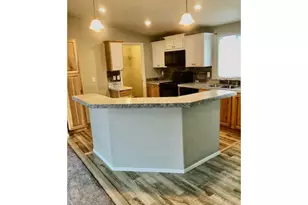 1415 S Bertelsen Rd, Eugene, OR 97402 - Photo 5