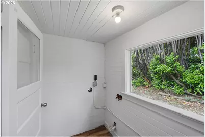 923 S 7th St, Coos Bay, OR 97420 - Photo 13