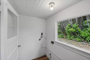 923 S 7th St, Coos Bay, OR 97420 - Photo 13
