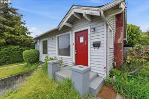 923 S 7th St, Coos Bay, OR 97420 - Photo 3