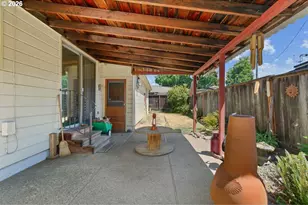 10810 NE San Rafael St, Portland, OR 97220 - Photo 25