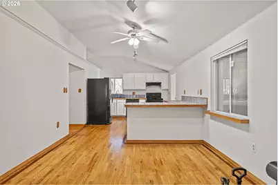 1594 N Hemlock St, Coquille, OR 97423 - Photo 9