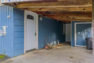 1594 N Hemlock St, Coquille, OR 97423 - Photo 3