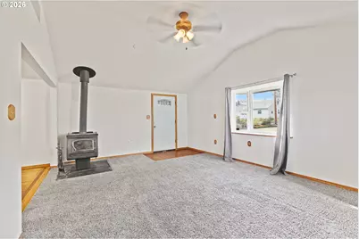 1594 N Hemlock St, Coquille, OR 97423 - Photo 7