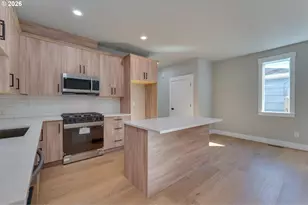 43 NE 87th Ave, Portland, OR 97220 - Photo 7