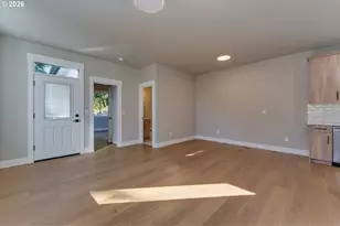 43 NE 87th Ave, Portland, OR 97220 - Photo 13