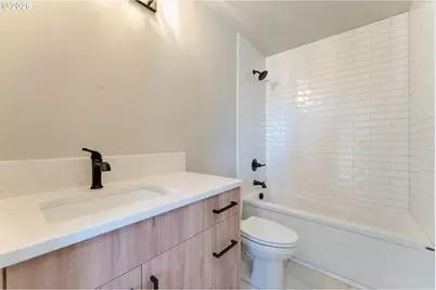 43 NE 87th Ave, Portland, OR 97220 - Photo 23