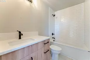 43 NE 87th Ave, Portland, OR 97220 - Photo 23