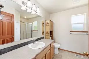 196 S 72nd St, Springfield, OR 97478 - Photo 17
