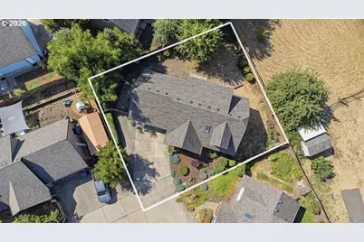 196 S 72nd St, Springfield, OR 97478 - Photo 3