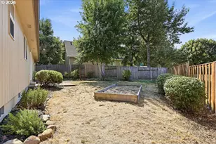 196 S 72nd St, Springfield, OR 97478 - Photo 37