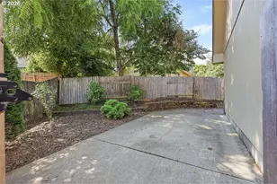 196 S 72nd St, Springfield, OR 97478 - Photo 41