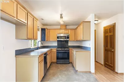 196 S 72nd St, Springfield, OR 97478 - Photo 13