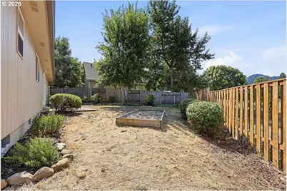 196 S 72nd St, Springfield, OR 97478 - Photo 35