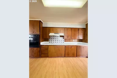 1050 Elm St, Baker City, OR 97814 - Photo 7