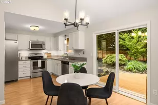 8332 SW Davies Ct, Portland, OR 97223 - Photo 11