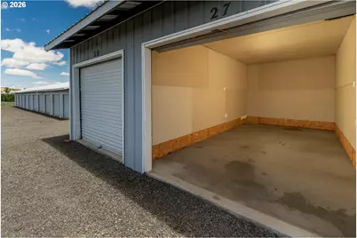 476 SW J St, Madras, OR 97741 - Photo 5