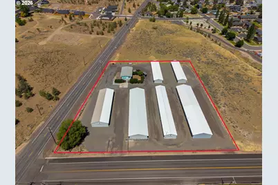 476 SW J St, Madras, OR 97741 - Photo 1