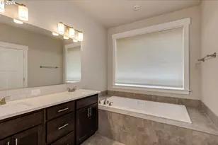 1099 NE Regan Hill Loop, Estacada, OR 97023 - Photo 9