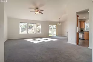 246 Palmdale Ave, Roseburg, OR 97471 - Photo 3