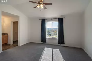 246 Palmdale Ave, Roseburg, OR 97471 - Photo 17