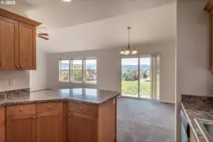 246 Palmdale Ave, Roseburg, OR 97471 - Photo 13