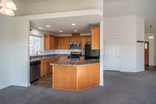 246 Palmdale Ave, Roseburg, OR 97471 - Photo 9