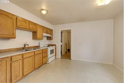 3030 Doughton St, Salem, OR 97302 - Photo 9