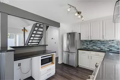 5435 NW Edgebrook Pl, Portland, OR 97229 - Photo 9
