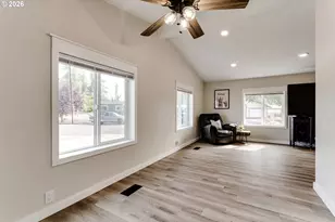 2226 32nd St, Springfield, OR 97477 - Photo 9