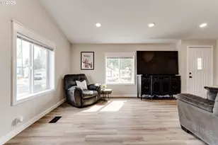 2226 32nd St, Springfield, OR 97477 - Photo 5