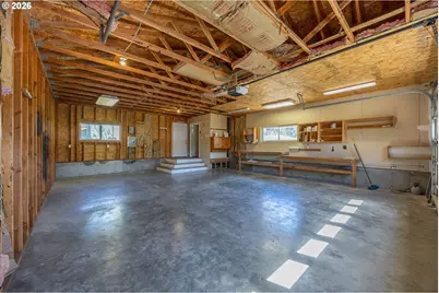 1755 NE Klamath Ave, Roseburg, OR 97470 - Photo 27