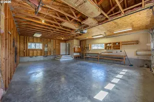 1755 NE Klamath Ave, Roseburg, OR 97470 - Photo 27