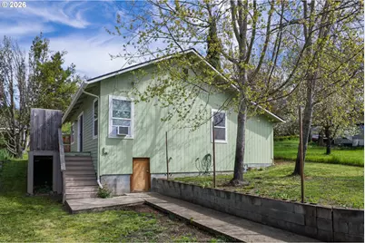 1755 NE Klamath Ave, Roseburg, OR 97470 - Photo 23