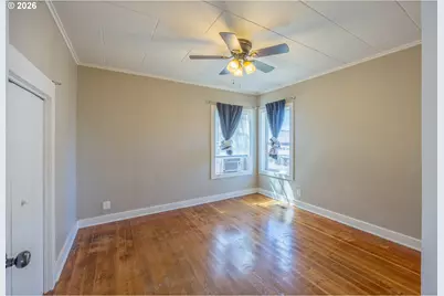 1755 NE Klamath Ave, Roseburg, OR 97470 - Photo 11