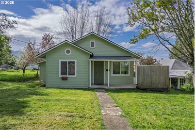 1755 NE Klamath Ave, Roseburg, OR 97470 - Photo 1