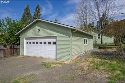 1755 NE Klamath Ave, Roseburg, OR 97470 - Photo 25