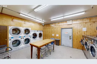 97900 Shopping Center Ave, Brookings, OR 97415 - Photo 7