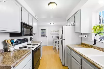 4776 Marshall Ave, Eugene, OR 97402 - Photo 13