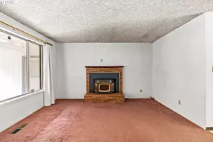 23560 Suttle Rd, Veneta, OR 97487 - Photo 15